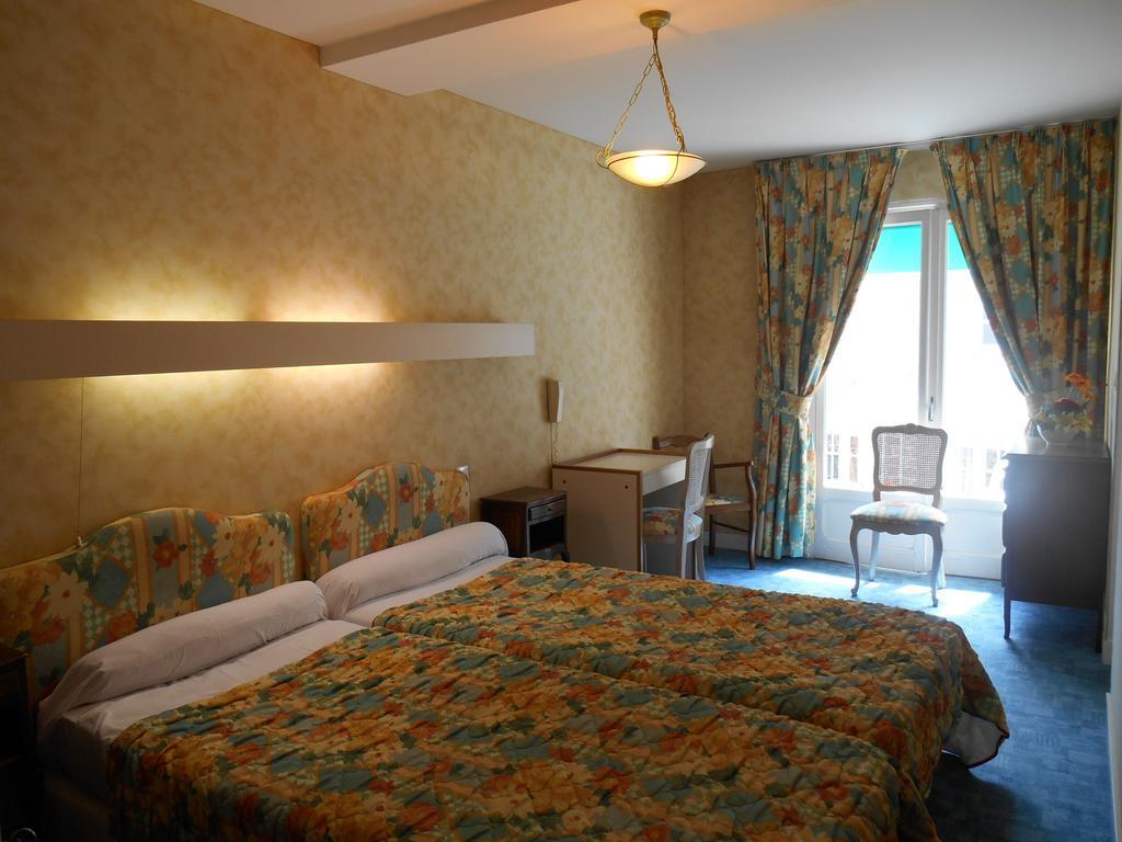 Bed and Breakfast A L'Abri Des Vents Saint-Jean-le-Thomas Pokoj fotografie